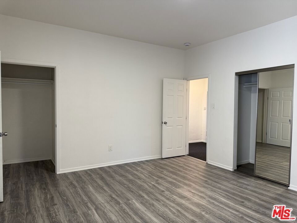 3965 Brighton Avenue 1/4 Property Photo 10
