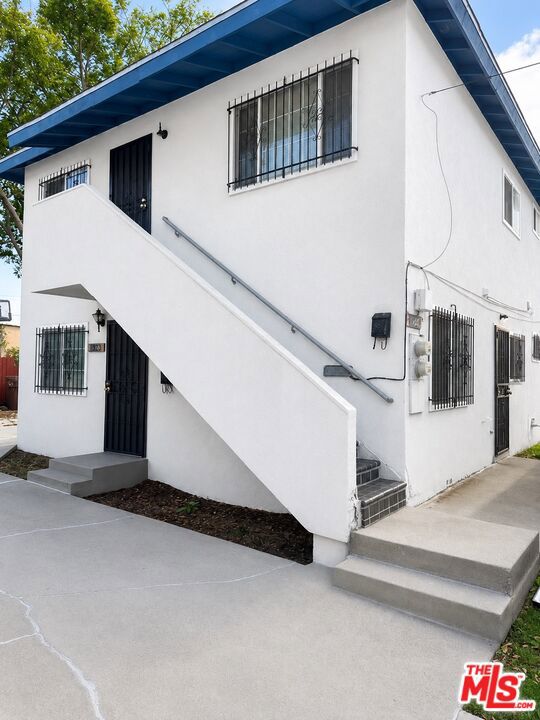 1136 W 109th Place Property Photo 1