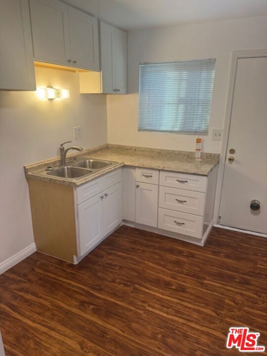 1136 W 109th Place Property Photo 6