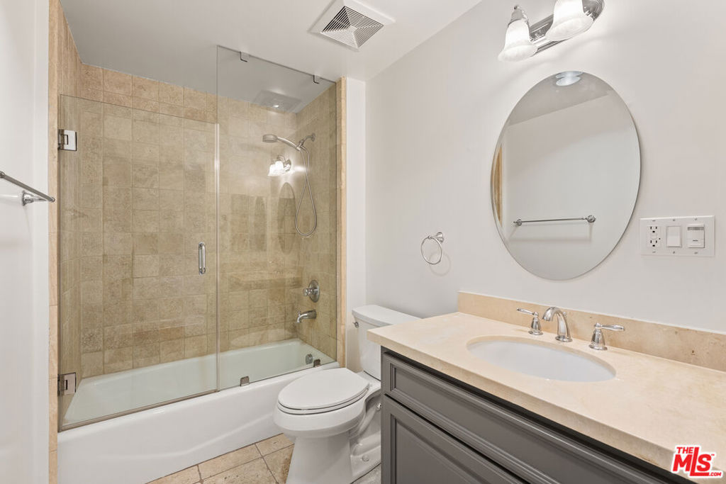 5037 Rosewood Avenue 301 Property Photo 16