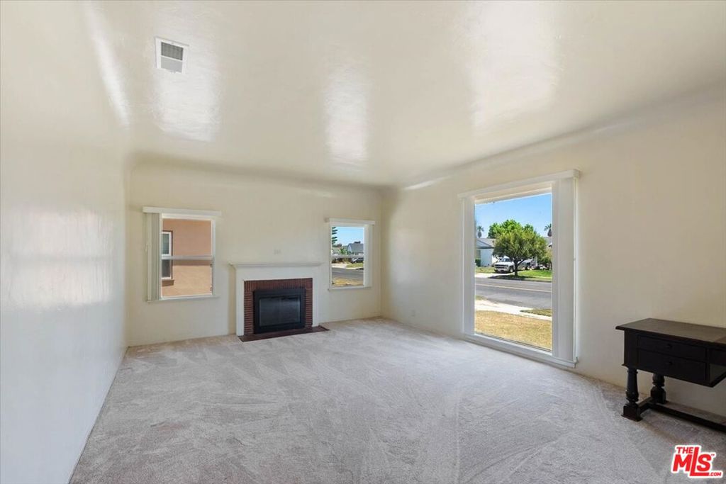 4021 Degnan Boulevard Property Photo 4