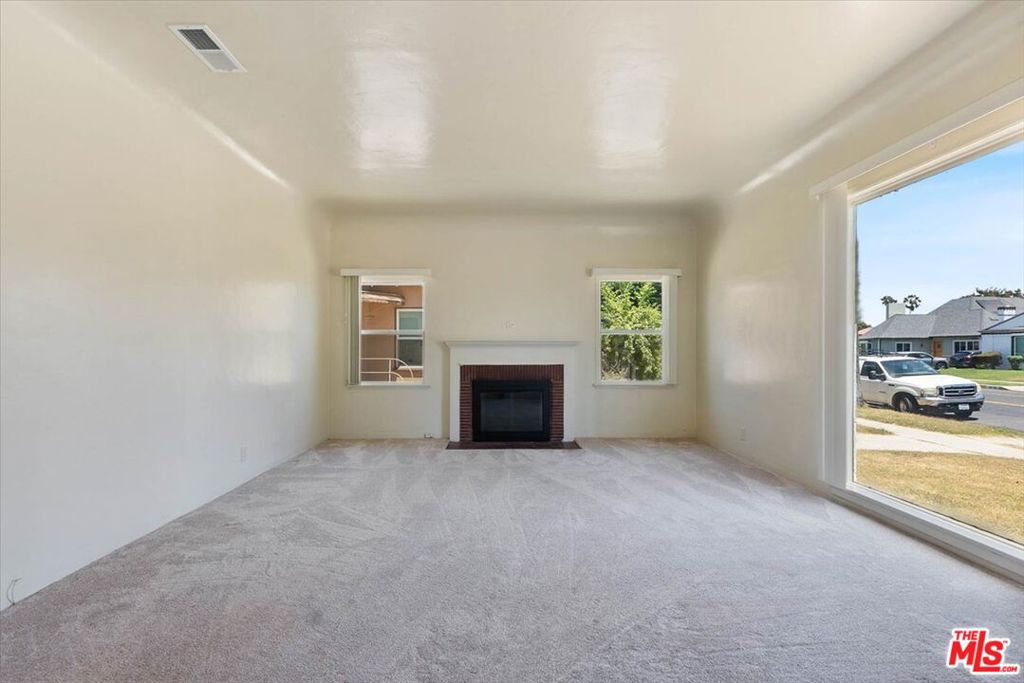 4021 Degnan Boulevard Property Photo 5