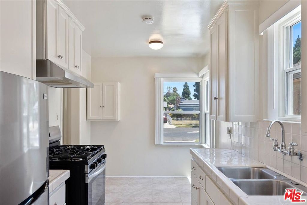 4021 Degnan Boulevard Property Photo 10
