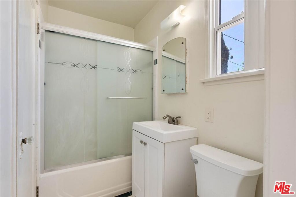 4021 Degnan Boulevard Property Photo 12