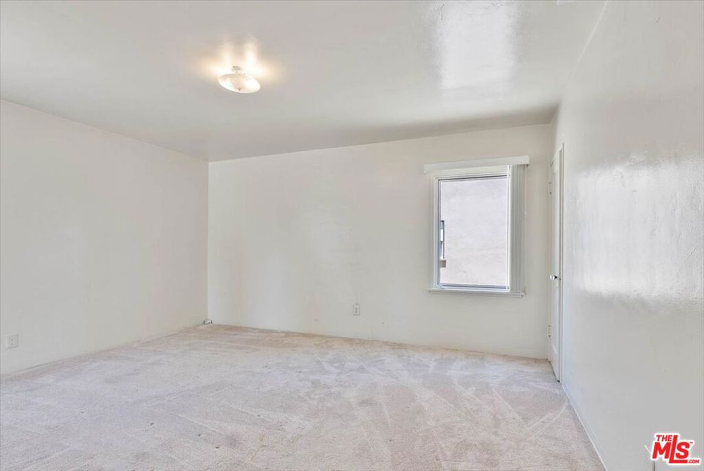 4021 Degnan Boulevard Property Photo 13