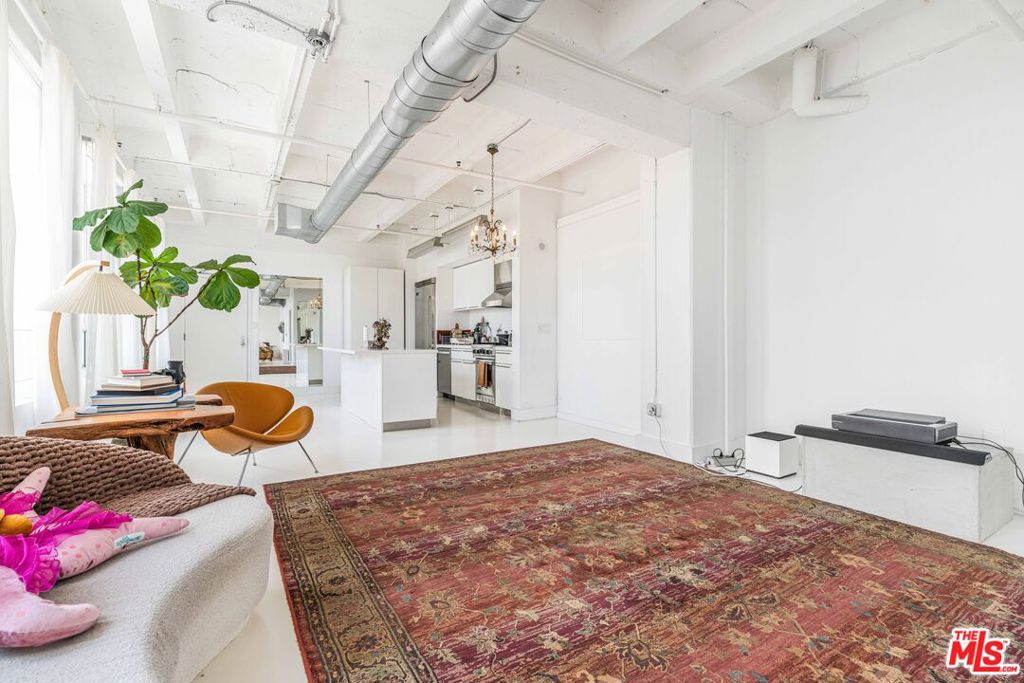 6253 Hollywood Boulevard 909 Property Photo 3