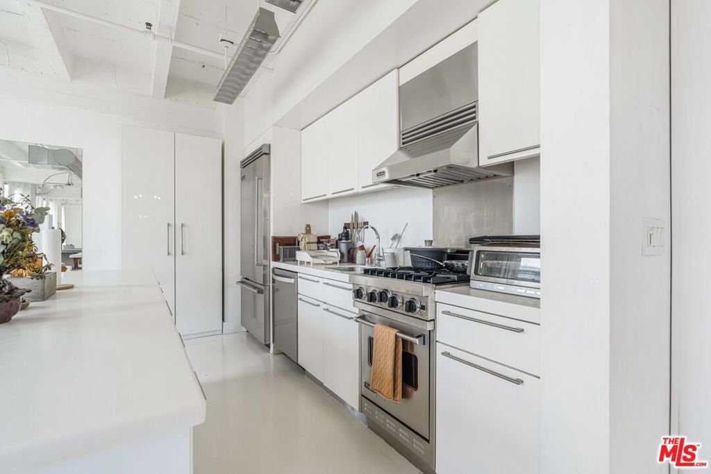6253 Hollywood Boulevard 909 Property Photo 16