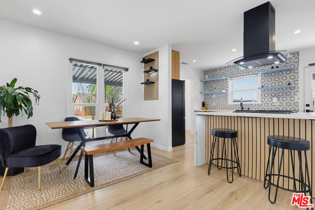 2022 W 77th Street Property Photo 15