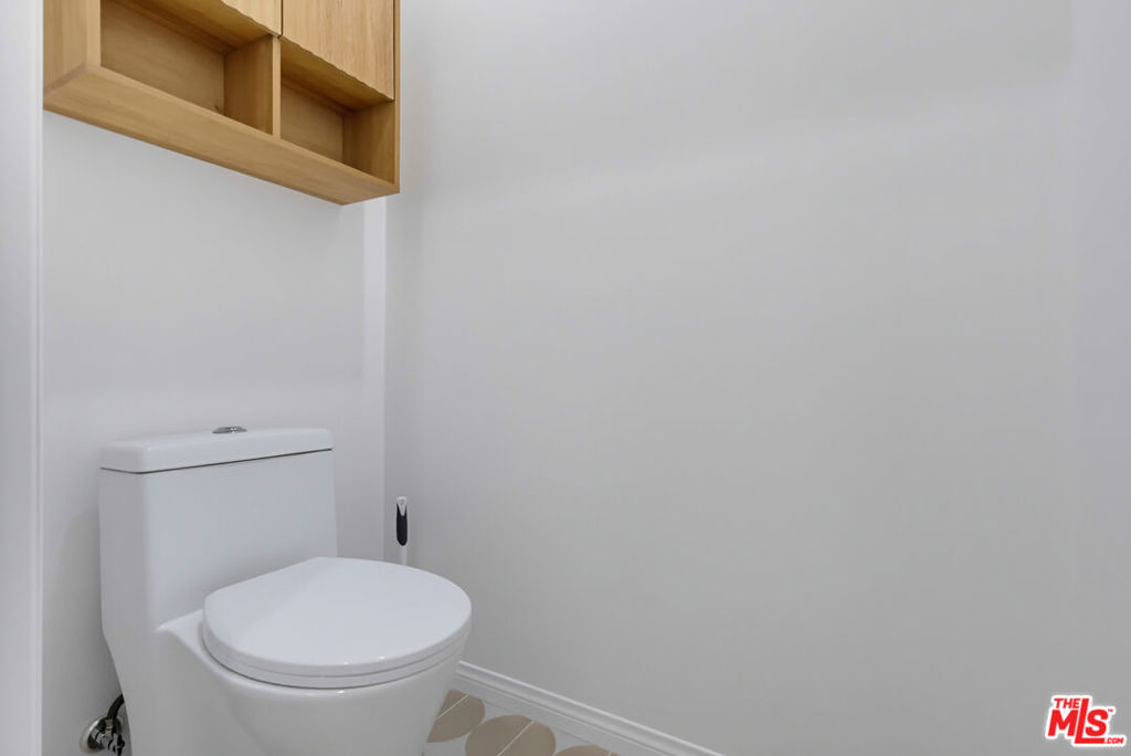 2022 W 77th Street Property Photo 38