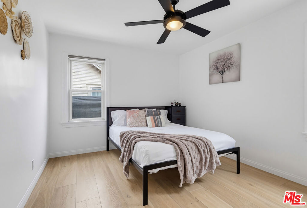 2022 W 77th Street Property Photo 43