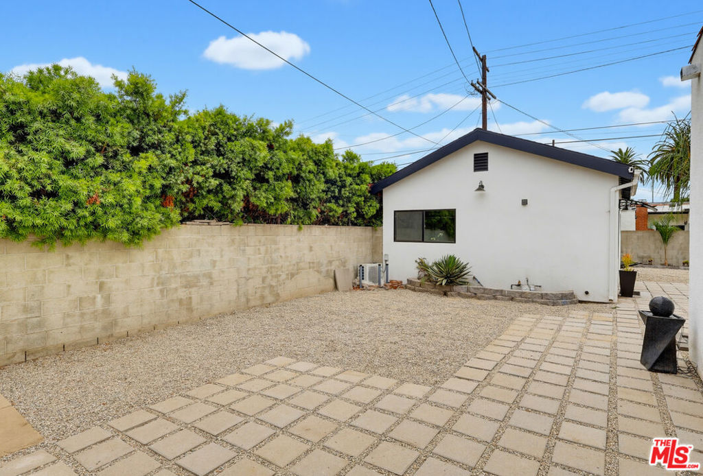 2022 W 77th Street Property Photo 55