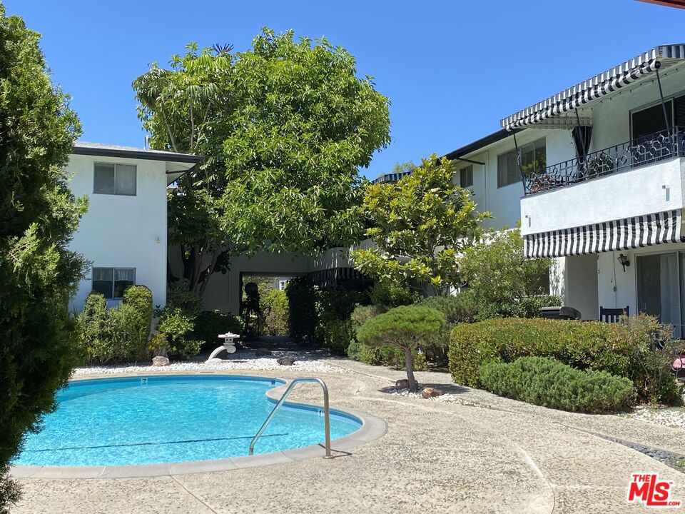 3320 Griffith Park Boulevard 7 Property Photo 1