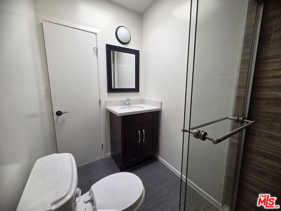 5831 Carlton Way 6 Property Photo 6