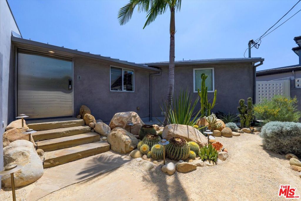 11001 Wrightwood Place Property Photo 4