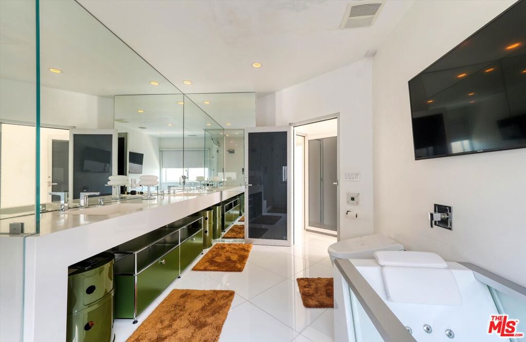 11001 Wrightwood Place Property Photo 11