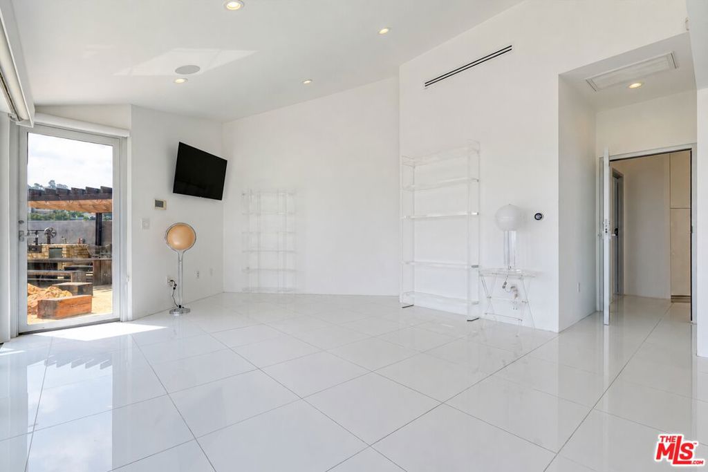 11001 Wrightwood Place Property Photo 30