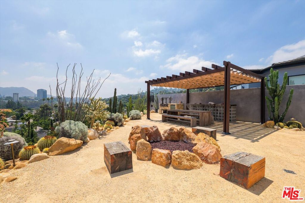 11001 Wrightwood Place Property Photo 38
