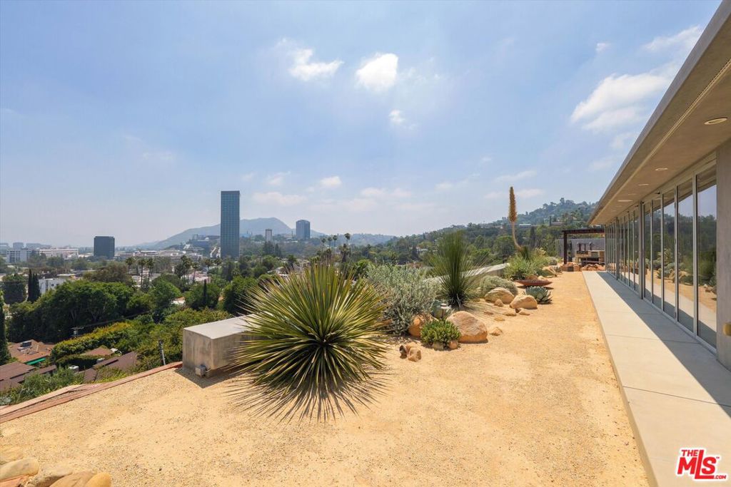 11001 Wrightwood Place Property Photo 40