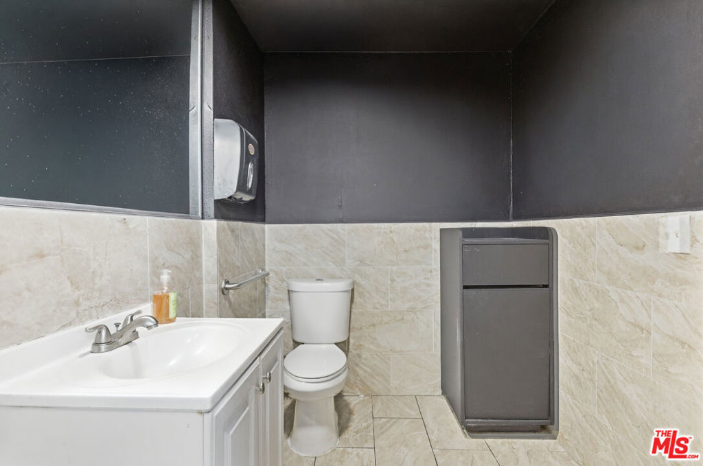 6670 Hollywood Boulevard Property Photo 16