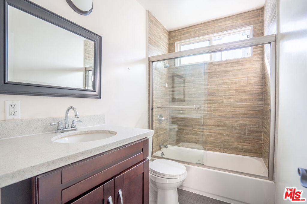 5831 Carlton Way 2 Property Photo 3