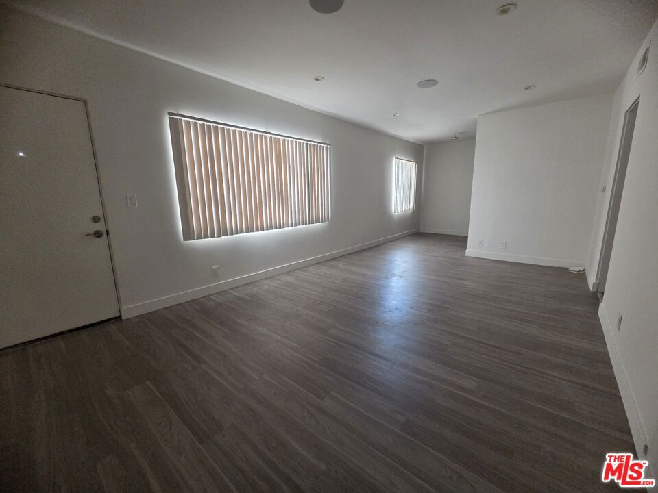 5831 Carlton Way 2 Property Photo 5