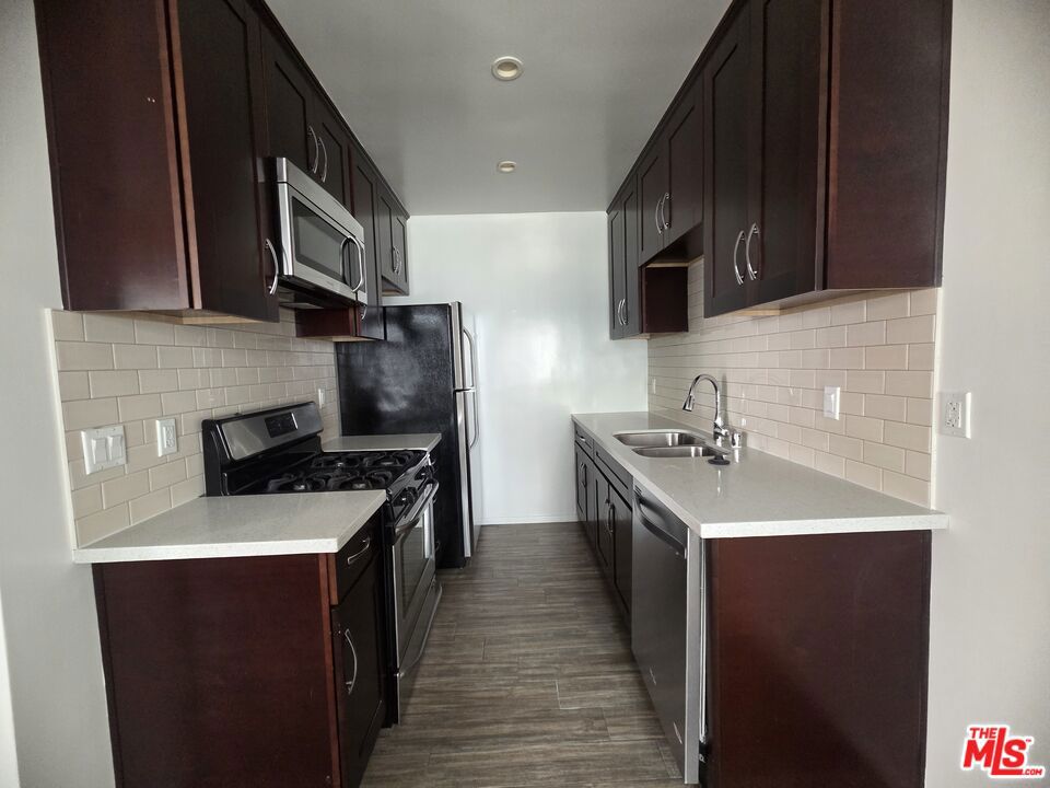 5831 Carlton Way 2 Property Photo 6