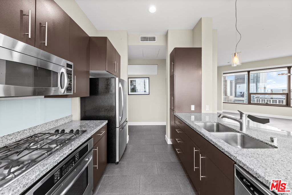 1100 Wilshire Boulevard 2411 Property Photo 6