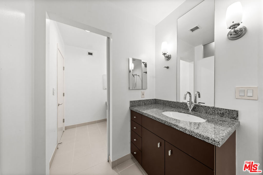 1100 Wilshire Boulevard 2411 Property Photo 18