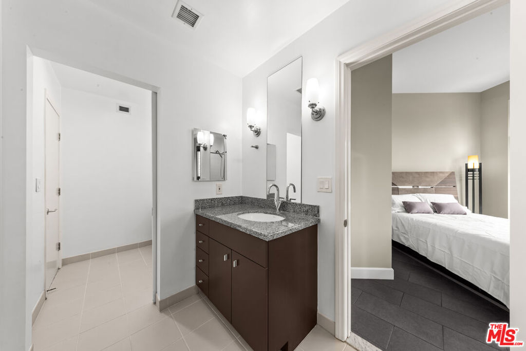 1100 Wilshire Boulevard 2411 Property Photo 19
