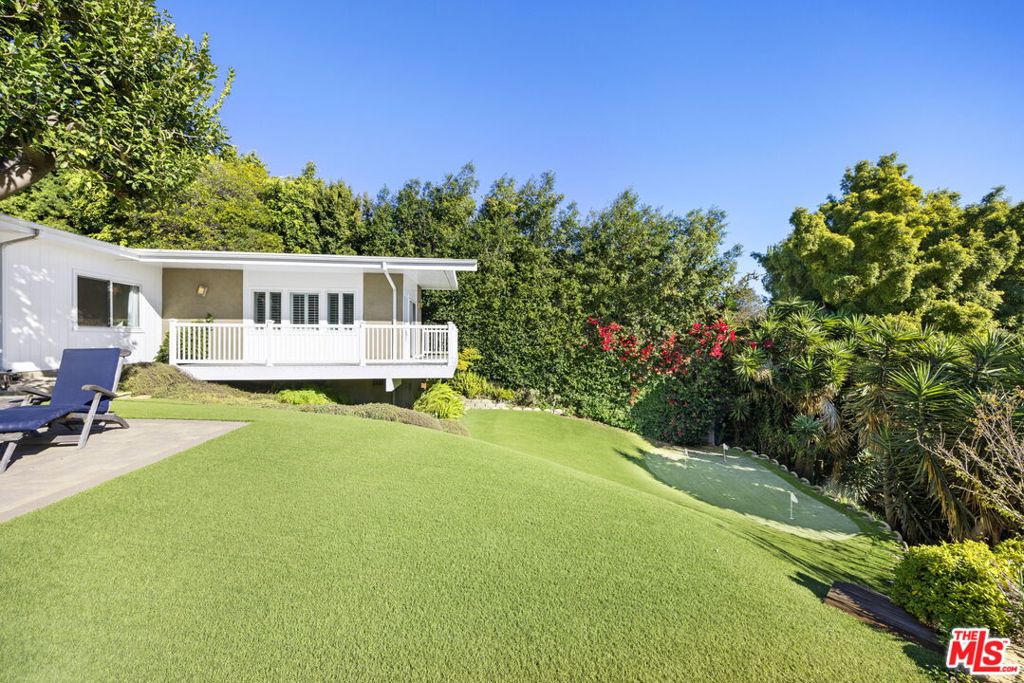 11215 W Sunset Boulevard Property Photo 7