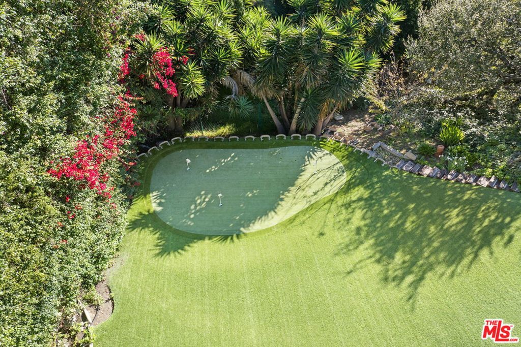 11215 W Sunset Boulevard Property Photo 9