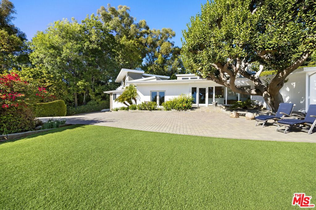 11215 W Sunset Boulevard Property Photo 12