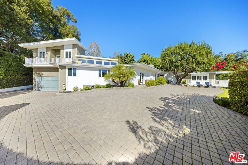 11215 W Sunset Boulevard Property Photo 13