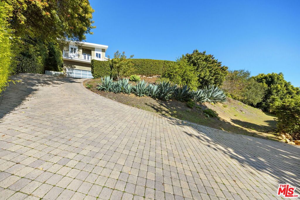 11215 W Sunset Boulevard Property Photo 15