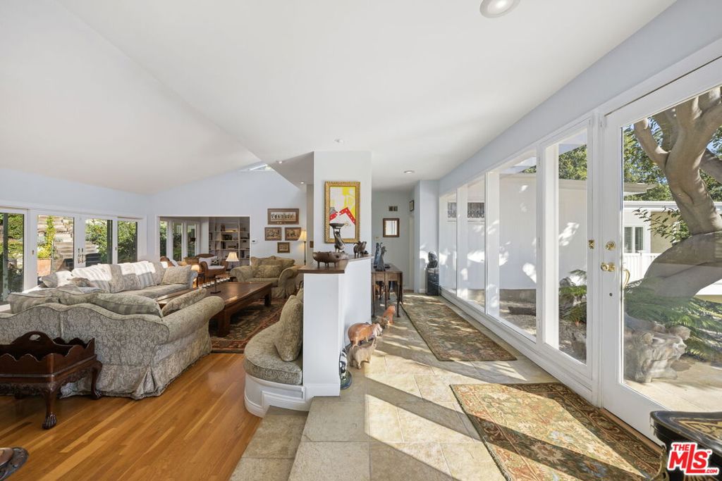 11215 W Sunset Boulevard Property Photo 16