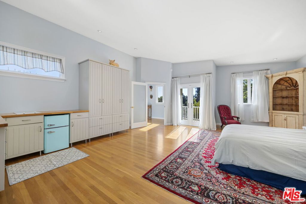 11215 W Sunset Boulevard Property Photo 35
