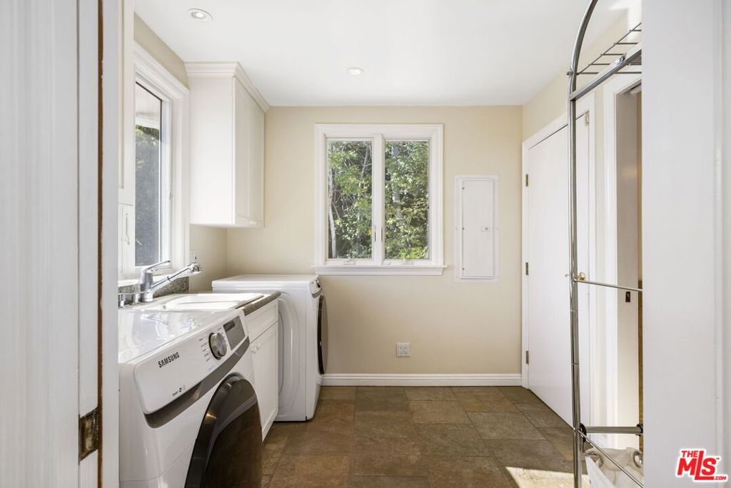 11215 W Sunset Boulevard Property Photo 55