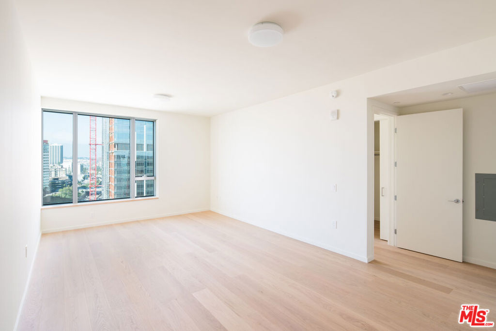 889 Francisco Street 2410 Property Photo 7
