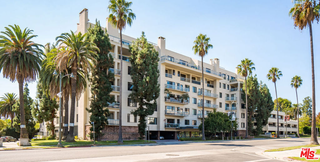 4460 Wilshire Boulevard 207 Property Photo 3
