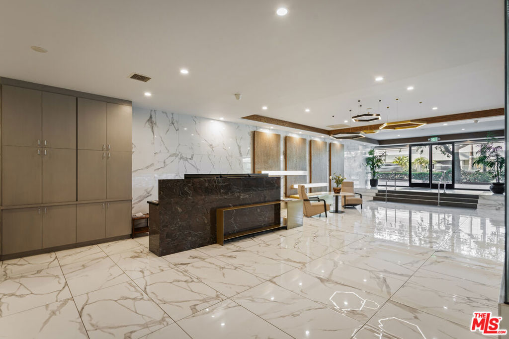 4460 Wilshire Boulevard 207 Property Photo 4