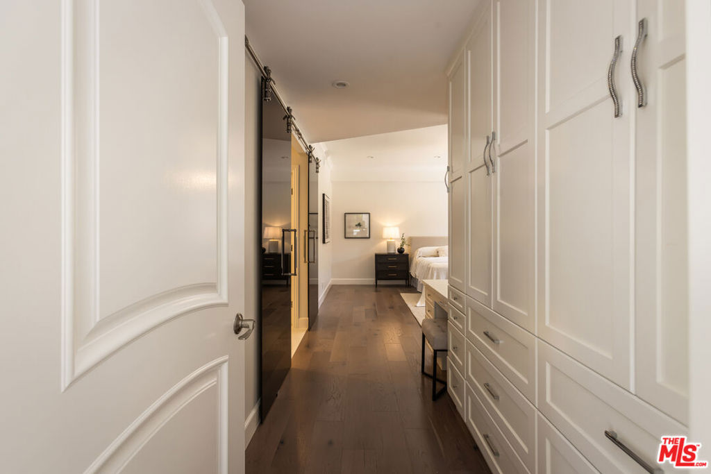 4460 Wilshire Boulevard 207 Property Photo 38