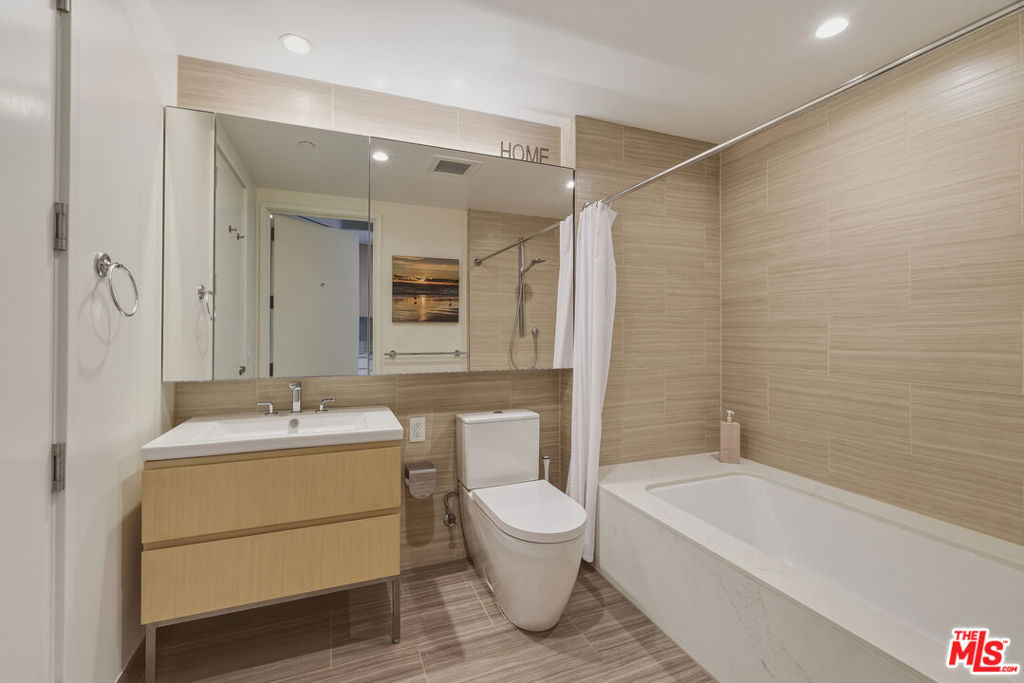 877 S Francisco Street 1220 Property Photo 7