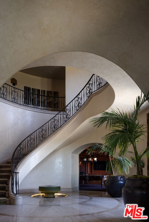 10066 Cielo Drive Property Photo 4