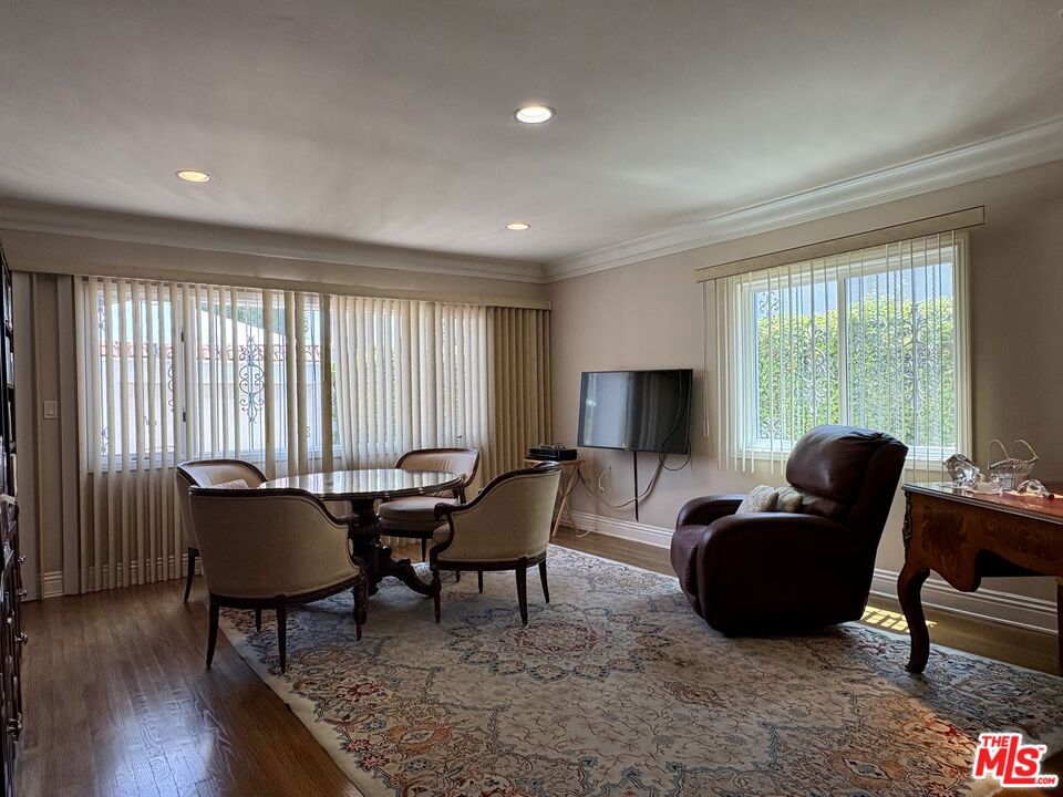 414 N Las Palmas Avenue Property Photo 9