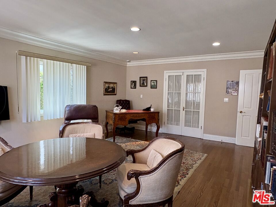 414 N Las Palmas Avenue Property Photo 10