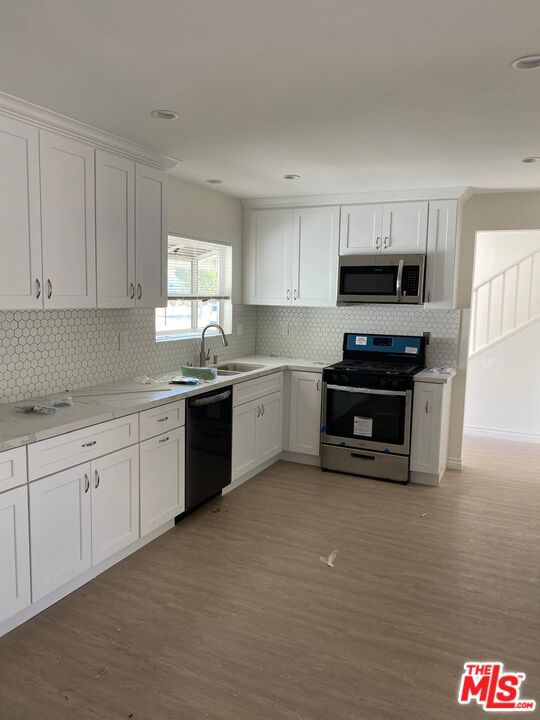 6451 Lubao Avenue Property Photo 3