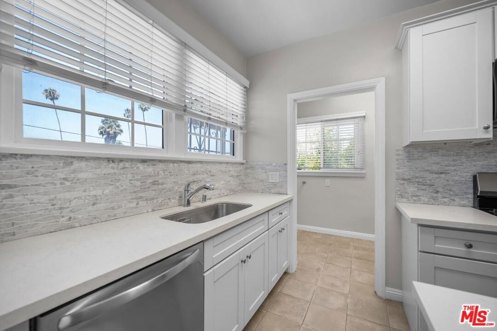 1223 1/2 4th Avenue #2 Property Photo 1