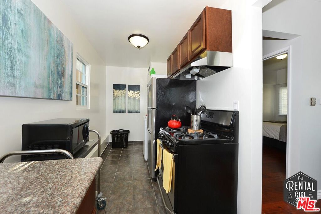 2400 Pacific Avenue 6 Property Photo 7