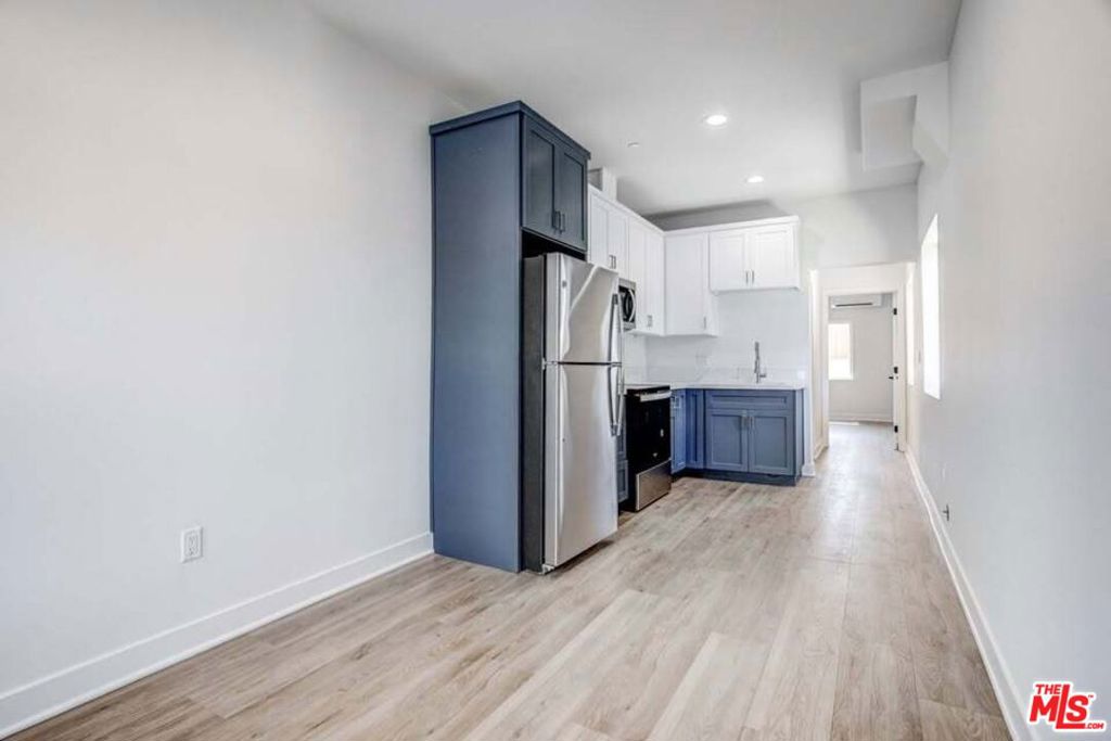 624 W 83rd Street 626 1/4 Property Photo 7