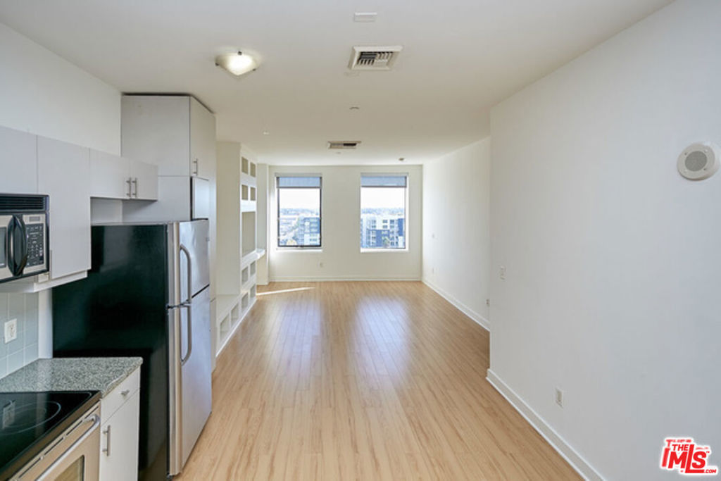 3810 Wilshire Boulevard 809 Property Photo 3